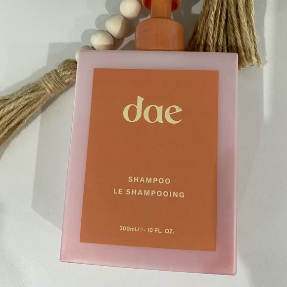 DAE Signature Shampoo (300ml / 10oz) - Picture 2 of 3